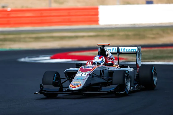 Sólido fin de semana en Silverstone para Calderón y Menchaca