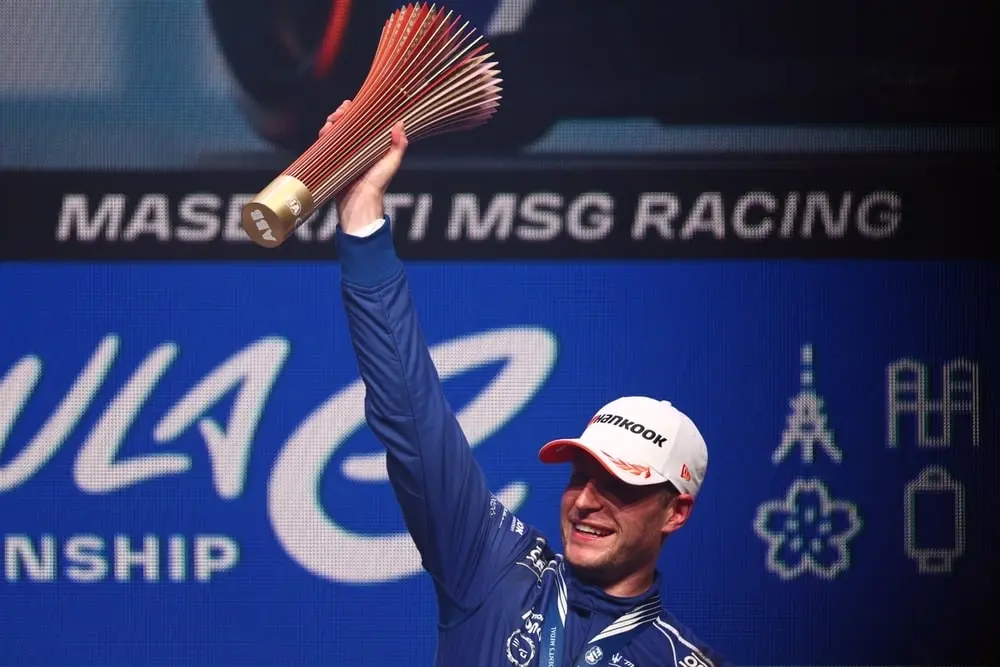 Stoofel Vandoorne regresó a lo más alto del podio en Tokio
