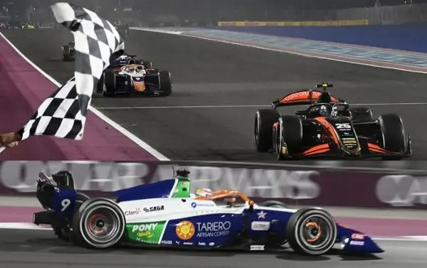 Un podio y doble top-5, la cosecha de los pilotos Telmex Telcel de F2 en Qatar